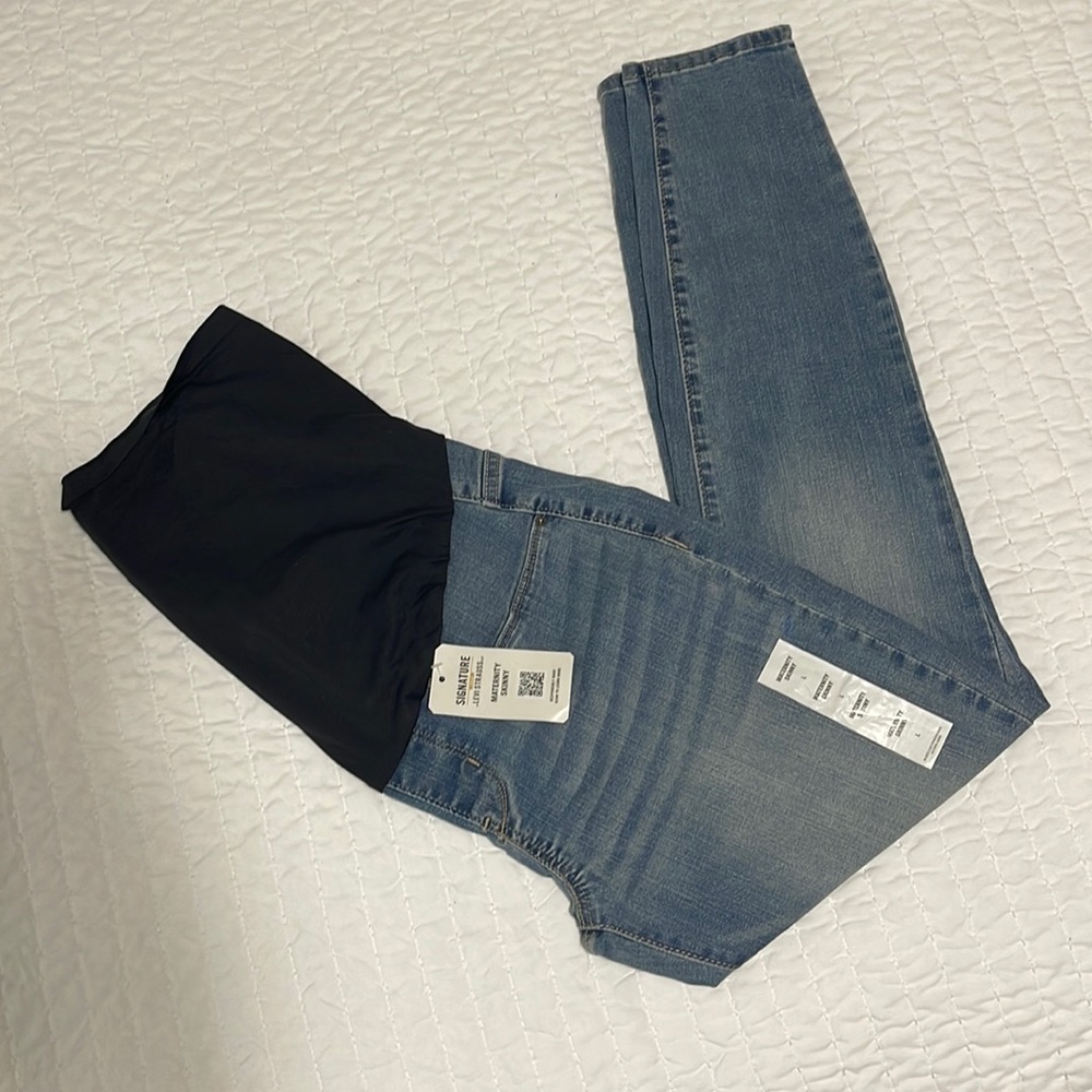 Levi’s Signature Maternity Skinny Jeans 👖 size Large/ Stretch Tummy Panel NWT